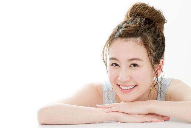 笑顔の女性